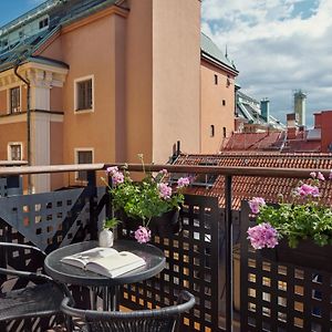 Deluxe King Room Balcony